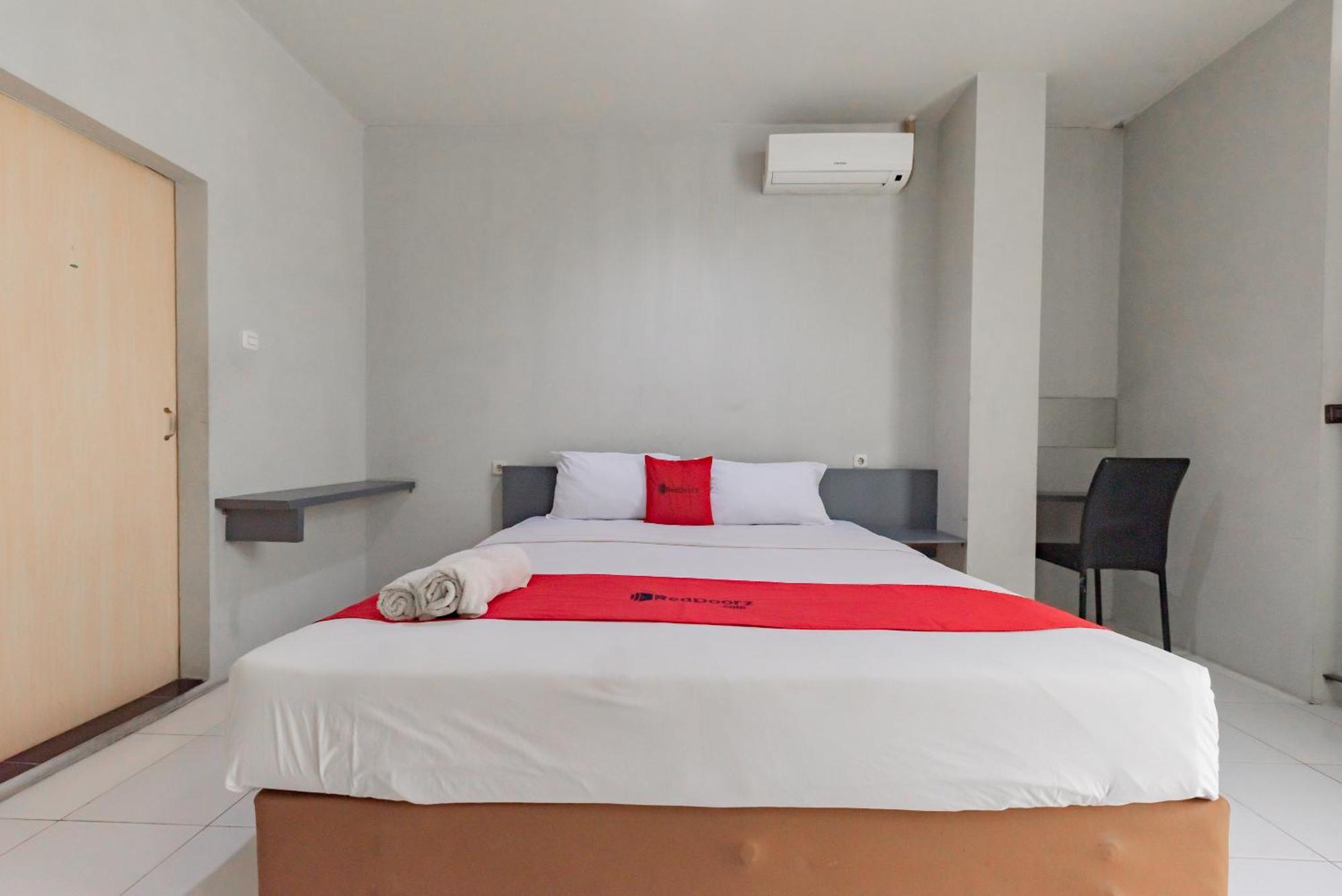 Reddoorz @ Pelajar Pejuang 3 Hotel Бандунг Екстериор снимка