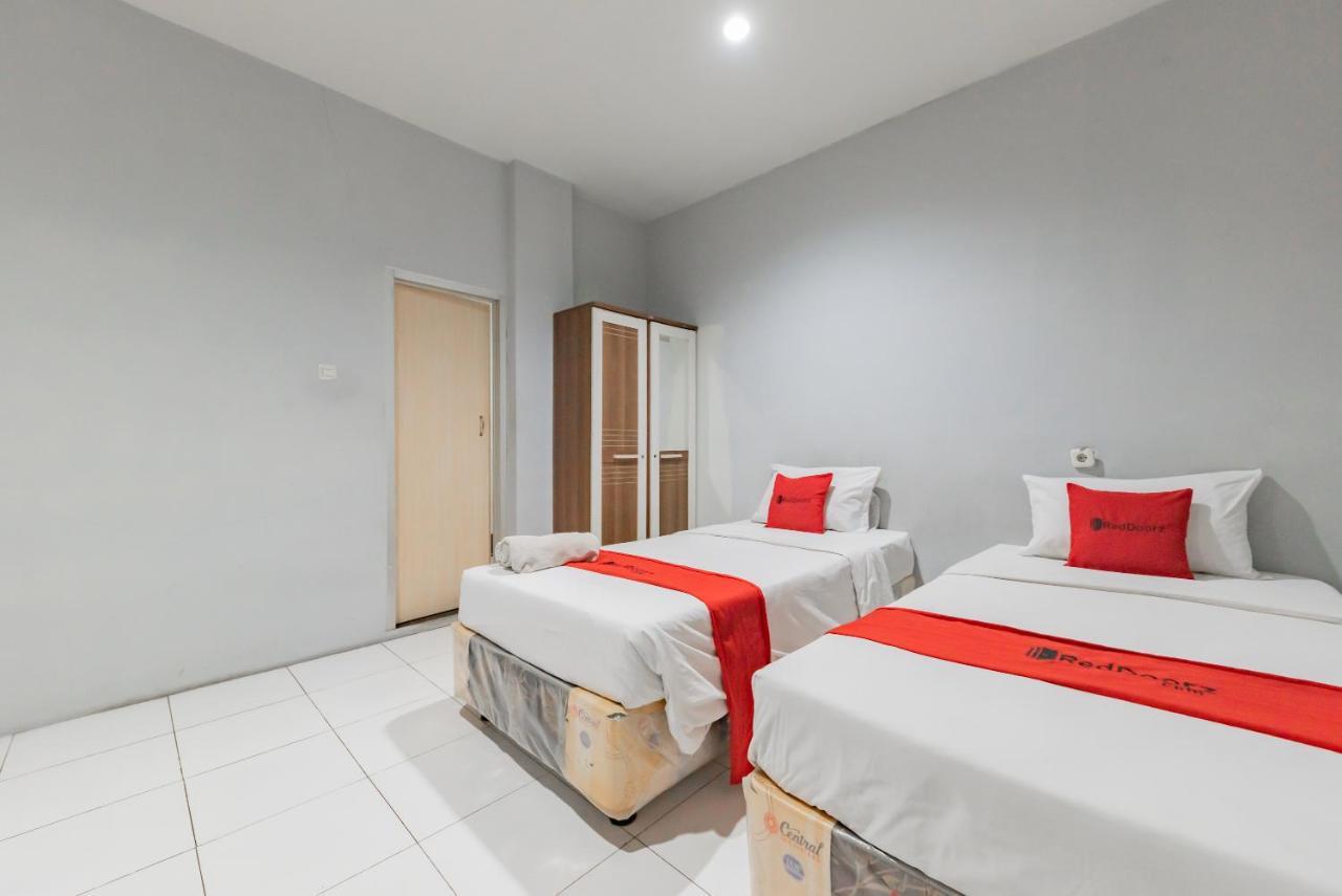 Reddoorz @ Pelajar Pejuang 3 Hotel Бандунг Екстериор снимка
